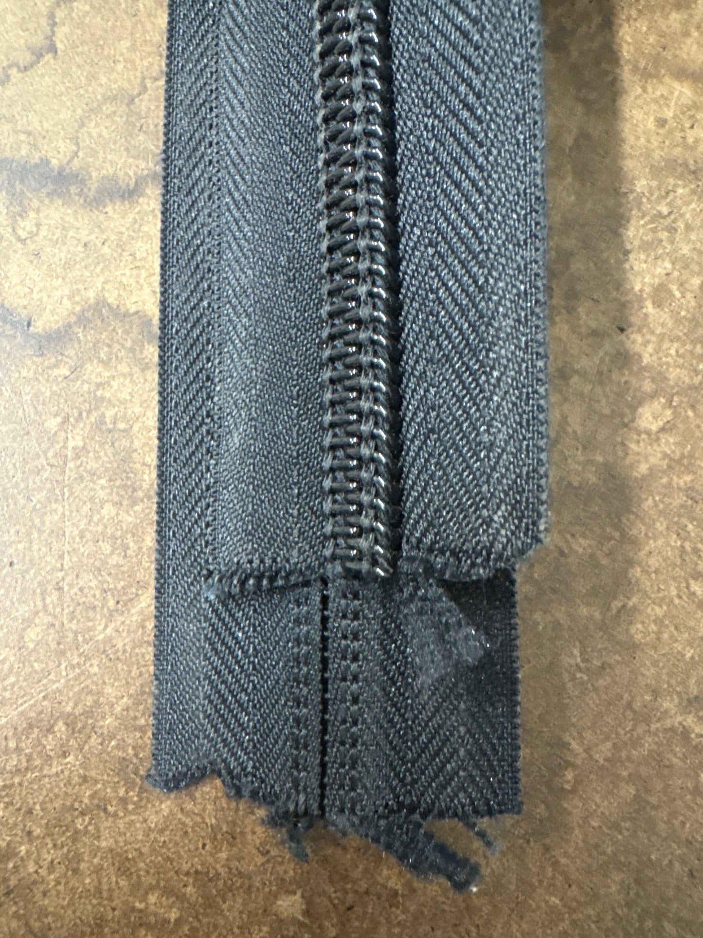 #8 and #10 Nylon Coil Zipper Chain (Yardage)